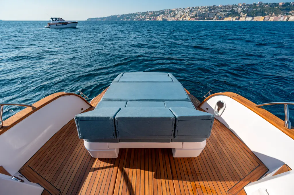 Mira9.50cabin6.webp