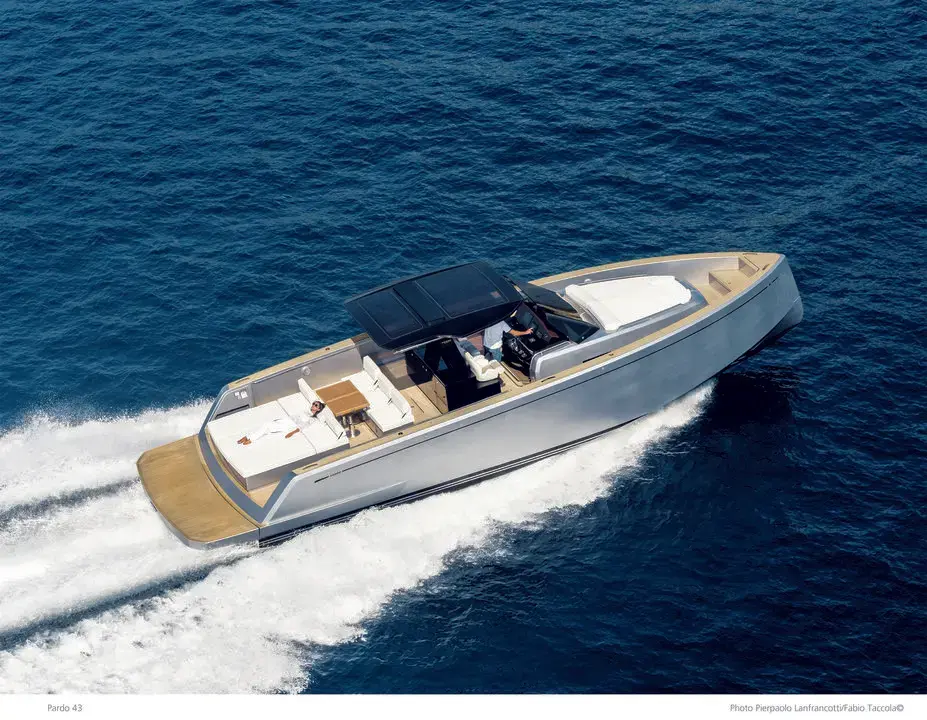 yachtShowcaseext_50_1940.webp