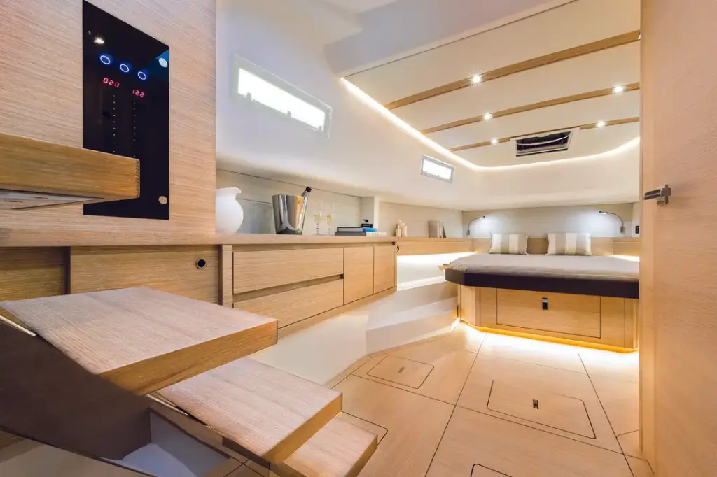 yachtShowcaseint_50_1953.webp