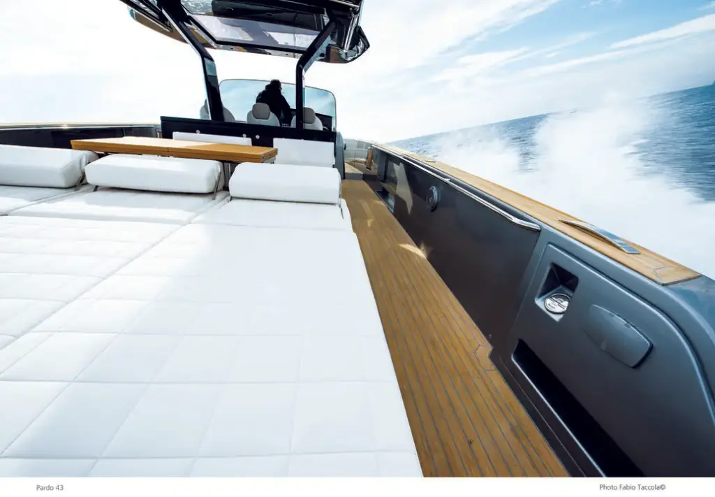 yachtShowcaseext_50_1946.webp